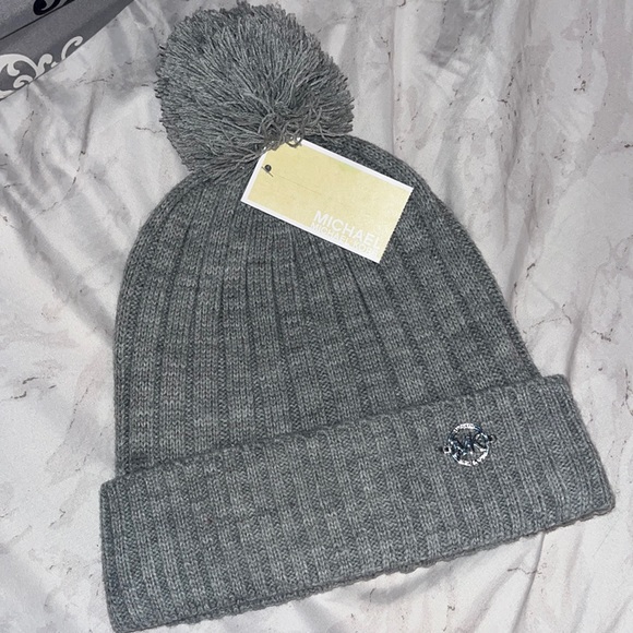 Brand New Michael Kors Winter Hat - Picture 1 of 3